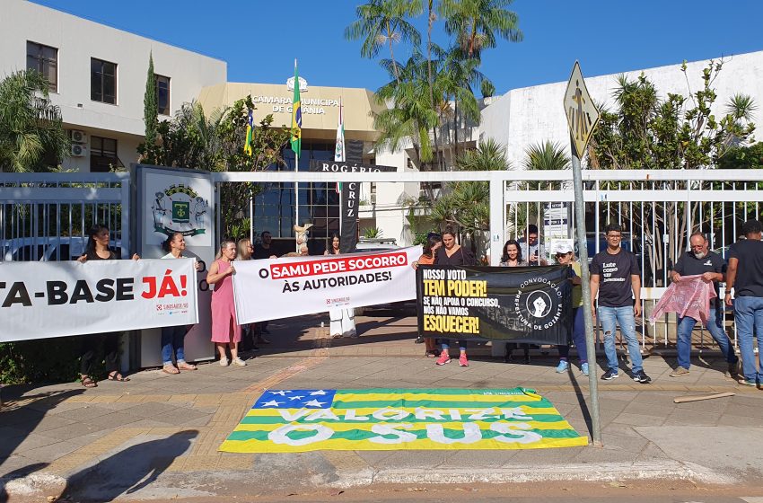  Manifestação na Câmara Municipal de Goiânia cobra convocação de aprovados, direitos trabalhistas e condições de trabalho
