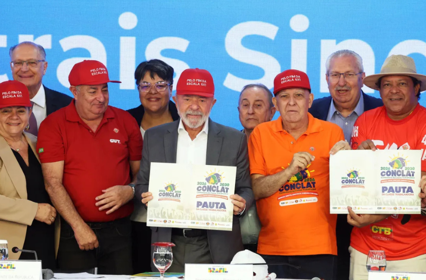  Lula assina projeto que regulamenta Convenção 151 da OIT e fortalece direitos no serviço público