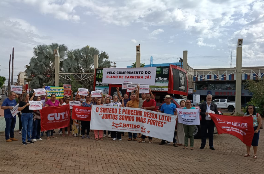  Sindsaúde e Sintego realizam assembleia e caminhada pelo cumprimento dos direitos dos(as) trabalhadores(as) de Itumbiara
