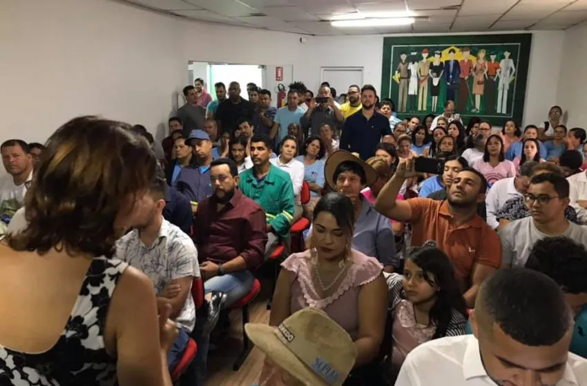  Prefeito de Senador Canedo não envia projeto à Câmara e trabalhadores reagem