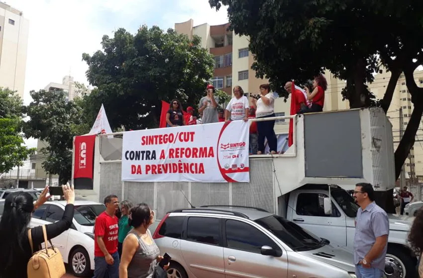  Trabalhadores ocuparam as ruas de Goiânia contra a Reforma da Previdência
