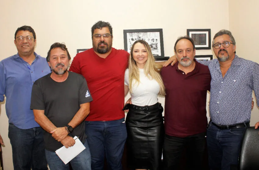  Goiânia: sindicatos querem data-base em parcela única