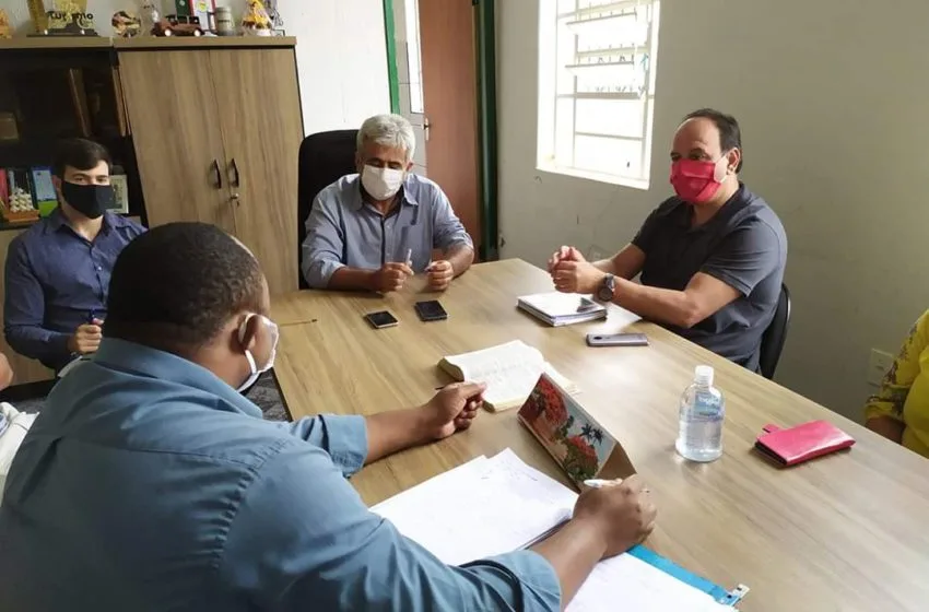  Sindsaúde-GO apura denúncias e negocia plano de carreira para servidores