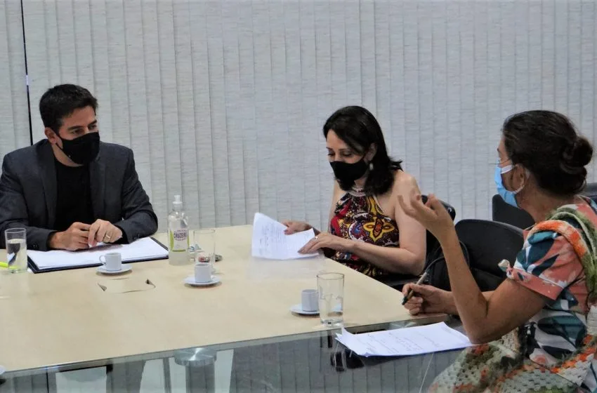 ESTADO: reivindicações dos servidores efetivos e atraso de salário de celetistas são discutidos com secretário de saúde