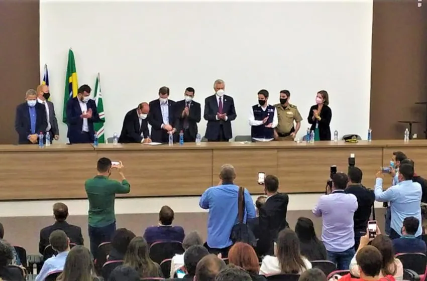  ESTADO: governador autoriza progressão da Saúde e fala sobre produtividade e data-base