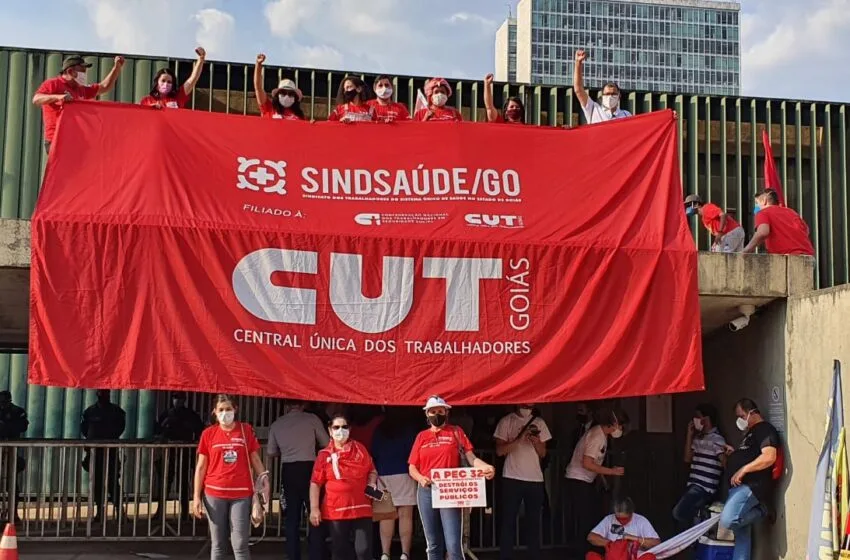  Brasília: Sindsaúde participa de manifestação contra a PEC 32 e pela aprovação das PECs 14 e 22