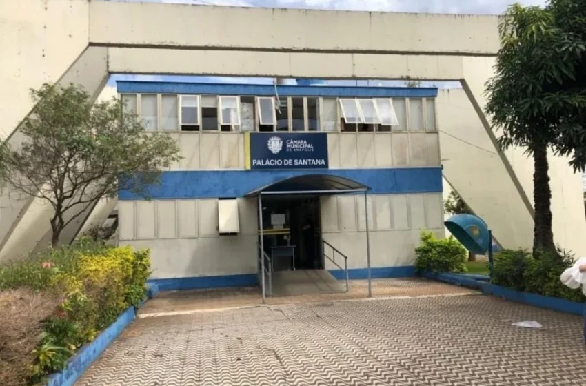 No apagar das luzes Câmara de Anápolis vota aumento do IPTU e demais projetos polêmicos na área da educação e saúde