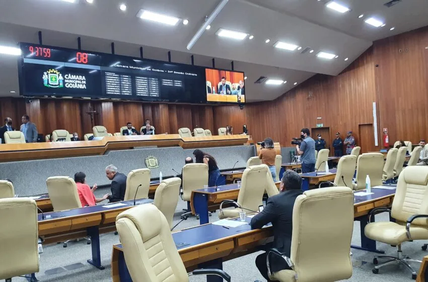  AGENTES: Câmara de Goiânia adia segunda votação do plano de carreira da categoria