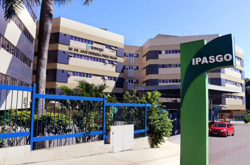  Deputado Mauro Rubem protocola ação popular contra restrição de novos beneficiários no Ipasgo