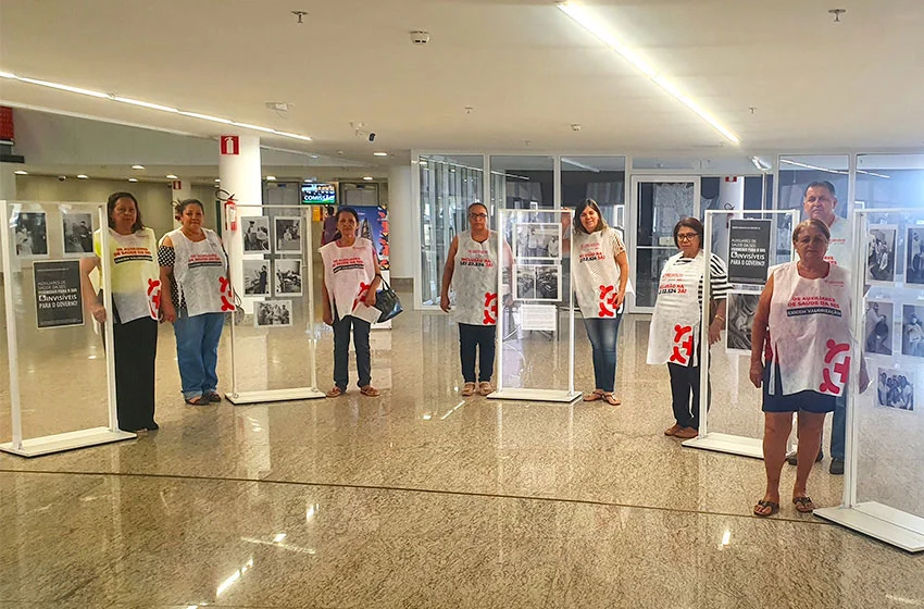  Sindsaúde leva Mostra Fotográfica Itinerante ao Conselho Estadual de Saúde em protesto pela inclusão do Auxiliares de Saúde no novo Plano de Carreira